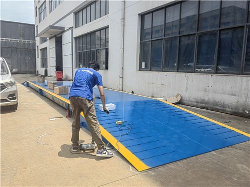 自帶斜坡地磅 方便，快捷，高效，精準。